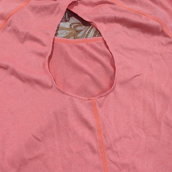 Workout Tops - Picture 4 of 4